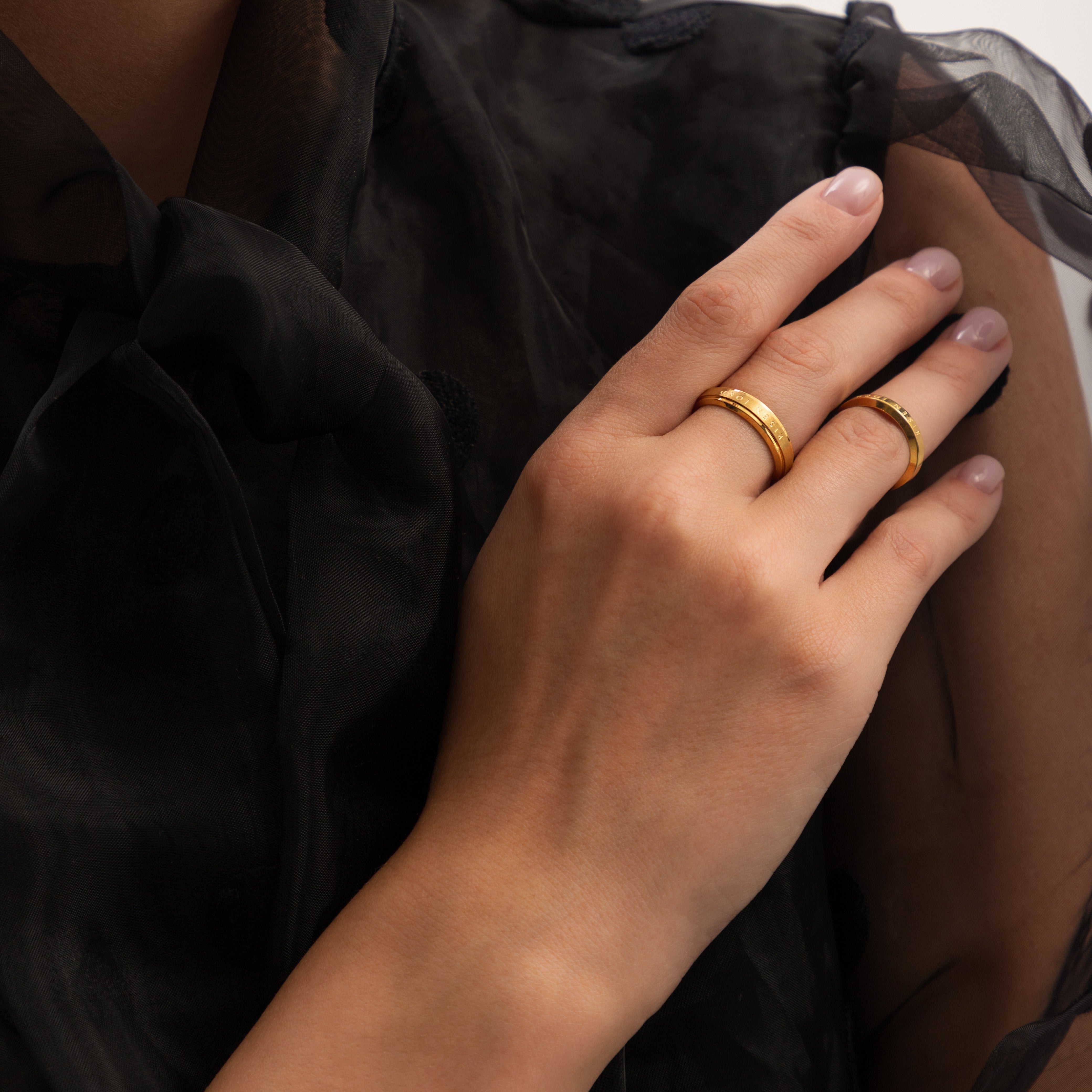 REDEEMER RING - GOLD